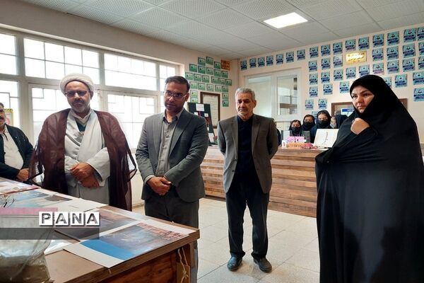 نمایشگاه هفته پژوهش در دبیرستان فرزانگان تربت جام