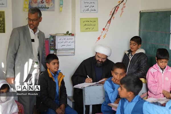 دیدار نماینده ترشیز با دانش‌آموزان مدارس کاشمر