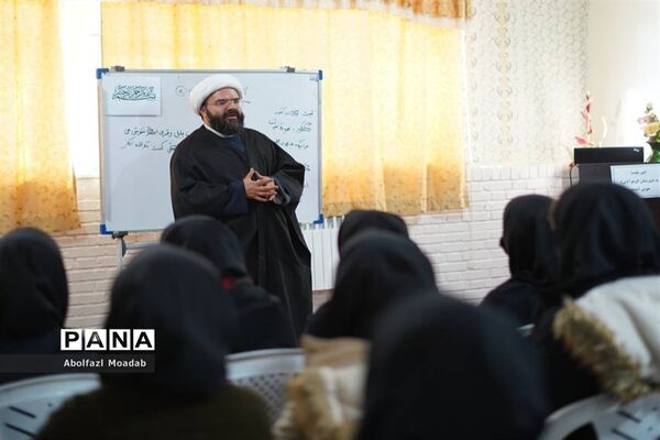 دیدار نماینده ترشیز با دانش‌آموزان مدارس کاشمر