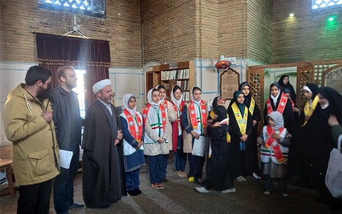 اردوی یک روزه و بازدید از تخت فولاد اصفهان برای دانش‌آموزان خبرنگار استان اصفهان /فیلم ٣