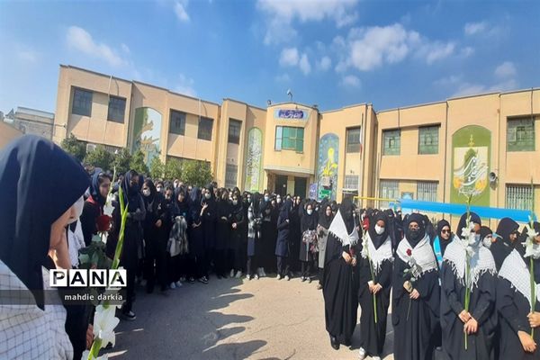 مراسم وداع با شهید گمنام در دبیرستان دخترانه فرزانگان  ناحیه 3 شیراز