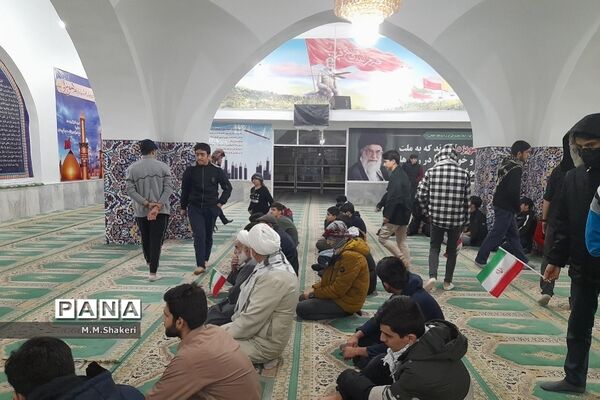 حضور دانش‌آموزان نواحی یک و چهار قم در اردوی راهیان نور
