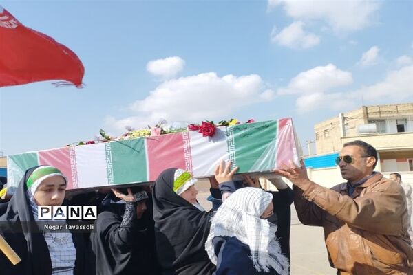 تشییع پیکر شهید گمنام در آموزشگاه شاهد 16 ناحیه 4 شیراز