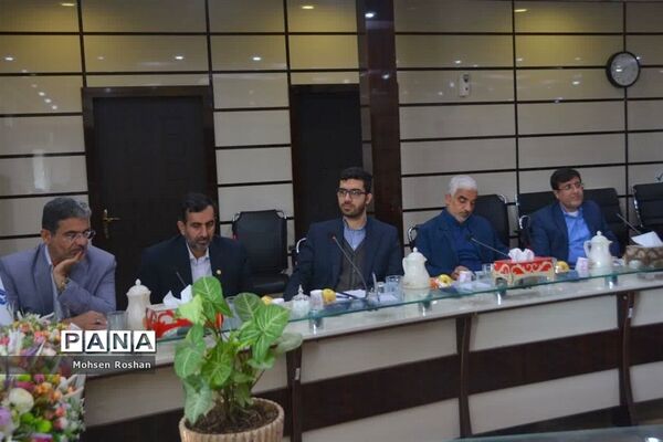 نشست شورای معاونان آموزش و پرورش استان بوشهر با حضور معاون وزیر