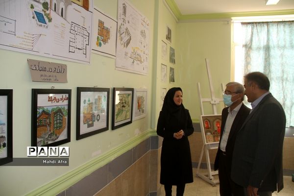 افتتاح نمایشگاه دست سازه های دانش‌آموزان هنرستان فرزانگان شهرستان بهبهان