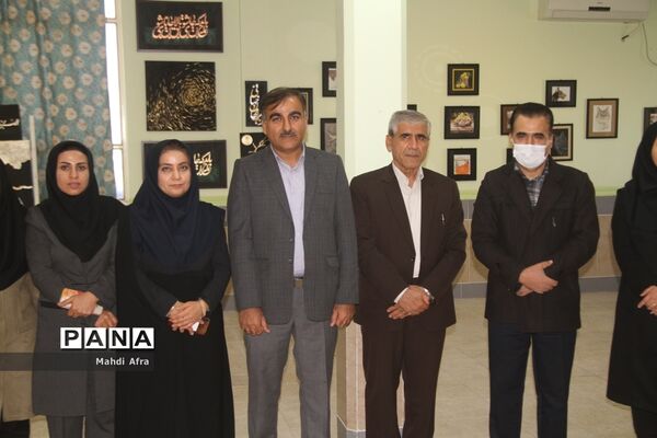 افتتاح نمایشگاه دست سازه های دانش‌آموزان هنرستان فرزانگان شهرستان بهبهان