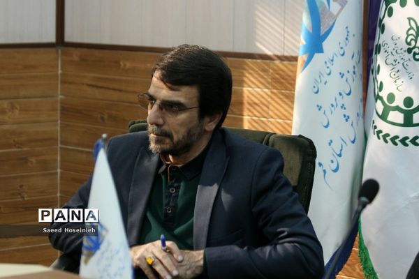 دومین نشست هم اندیشی اعضای مجلس دانش‌آموزی پسران استان قم
