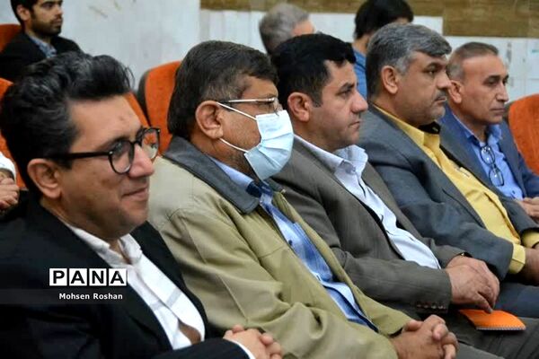 نشست شورای هماهنگی مدارس و مراکز غیر‌دولتی استان بوشهر با حضور معاون وزیر