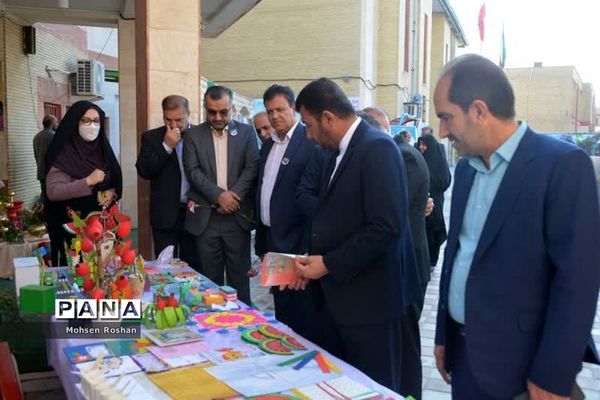 بازدید روسای ادارات مدارس غیر دولتی قطب 6 کشور از دبستان هیات امنایی باهنر بوشهر