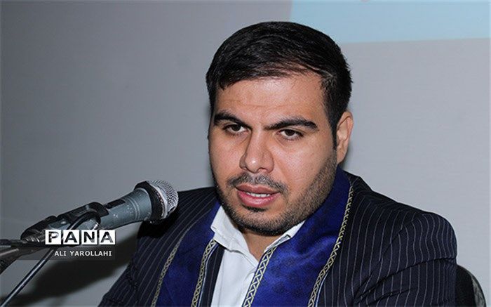 مهارت‌آموزی انفرادی  و در انزوا هیچ کمکی به رشد اجتماعی دانش‌آموز نمی‌کند