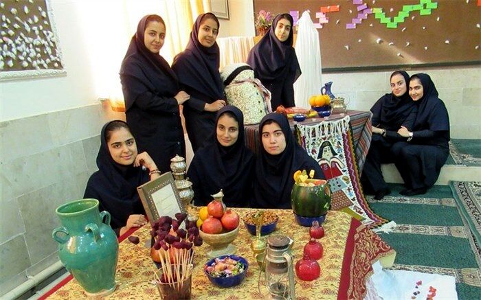 برگزاری‌ مراسماتی چون یلدا در مدارس، سبب ایجاد شورانگیزی در دانش‌آموزان می‌شود