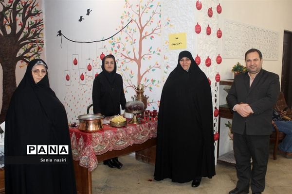 ویژه برنامه‌ شب یلدا با حضور دانش‌آموزان دختر متوسط اول و دوم منطقه ١٠