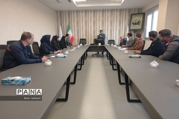 بازدید مدیرآموزش و پرورش منطقه ۱۸ از بیمارستان کودکان حکیم