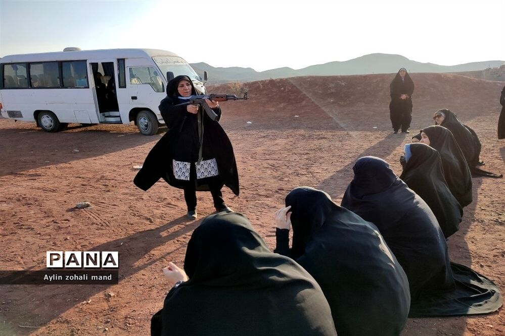 اجرای آموزش کار با اسلحه در میدان تیر شهرستان رباط‌کریم