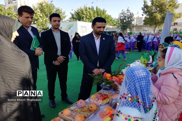   مراسم یک روز بدون کیف در مدرسه  هیات امنایی شهید فولادی یک بوشهر