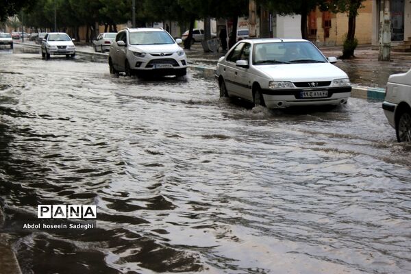بارش باران و آبگرفتگی معابر در بوشهر