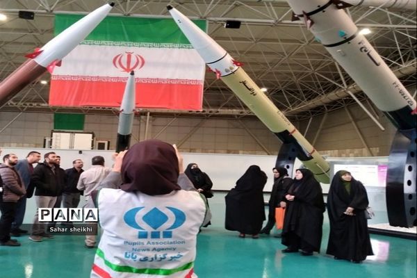 بازدید فرهنگیان و دانش‌آموزان ملارد از پارک ملی هوا و فضا