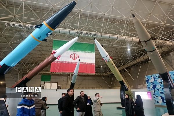 بازدید فرهنگیان و دانش‌آموزان ملارد از پارک ملی هوا و فضا