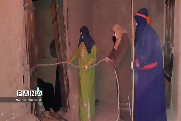 نمایشگاه «یاس کبود» در زابل
