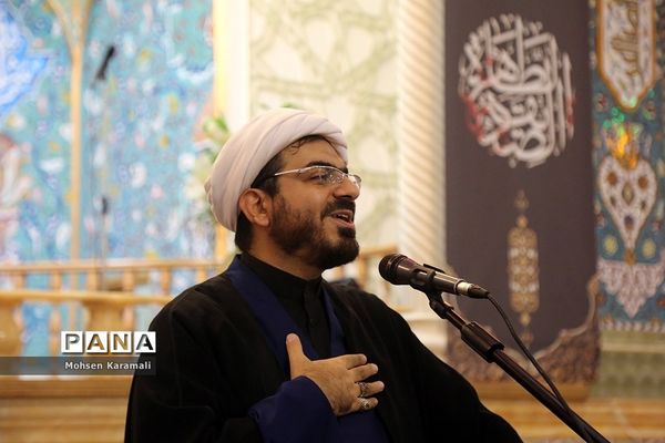 اجتماع دانش‌آموزی «نوگلان فاطمی» در حرم حضرت معصومه(س)