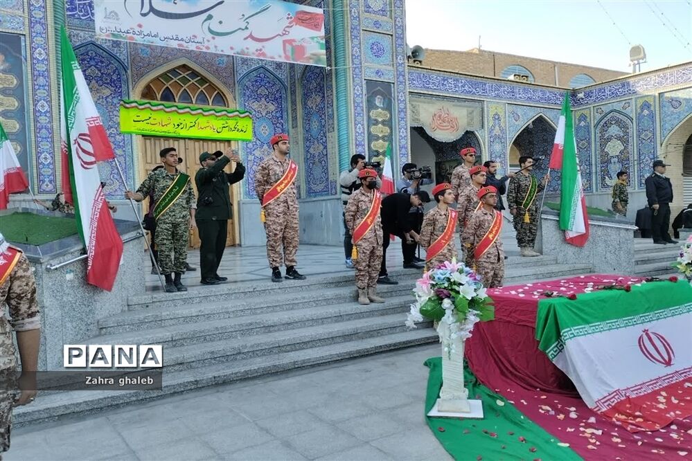 حضور دانش‌آموزان بافقی درمراسم تشییع شهید گمنام
