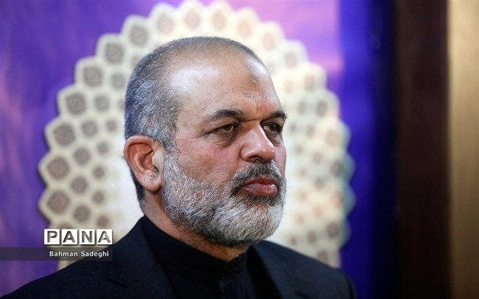 وزیر کشور: دشمنان تلاش می کنند بین مردم و آرمان‌های انقلاب فاصله بیندازند