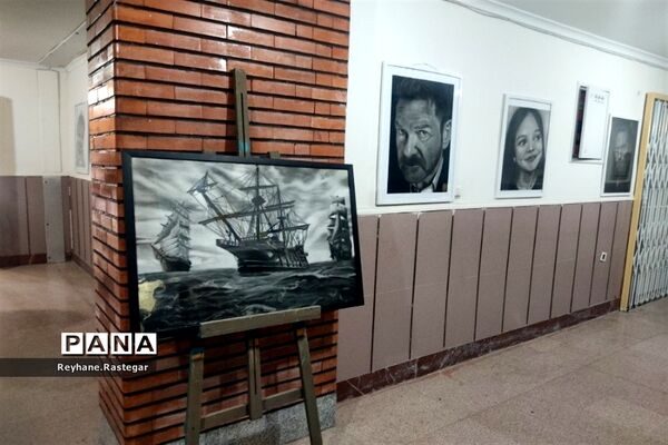 افتتاحیه نمایشگاه نقاشی در نگارخانه کانون فرهنگی و تربیتی شهدای پاکدشت