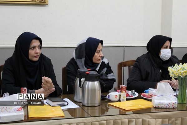 نشست هم‌اندیشی مسئولین سازمان‌های دانش‌آموزی مناطق شهرستان‌های استان تهران