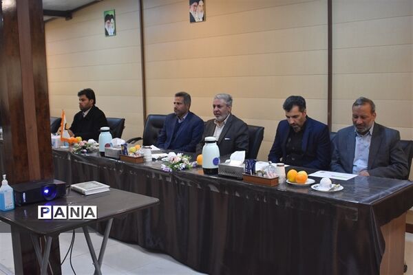 بازدیدمشاوراقتصادی استاندار و مدیر سازمان برنامه وبودجه استان از پروژه های اقتصادی و عمرانی بهاباد