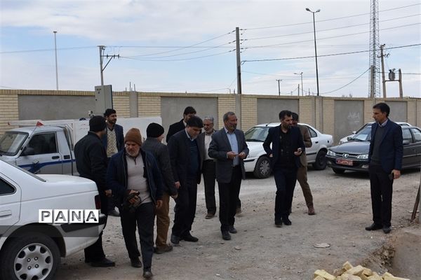 بازدیدمشاوراقتصادی استاندار و مدیر سازمان برنامه وبودجه استان از پروژه های اقتصادی و عمرانی بهاباد