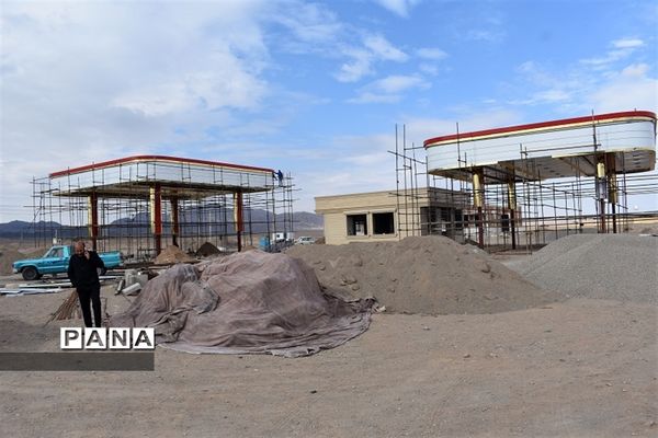 بازدیدمشاوراقتصادی استاندار و مدیر سازمان برنامه وبودجه استان از پروژه های اقتصادی و عمرانی بهاباد