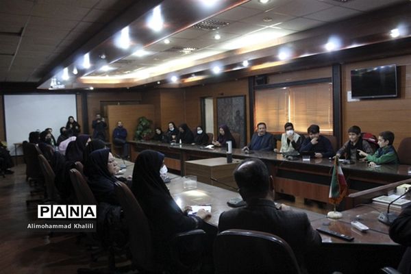 برگزاری کارگاه آموزشی روایت نویسی ویژه مربیان و دانش‌آموز خبرنگاران خبرگزاری پانا در شیراز