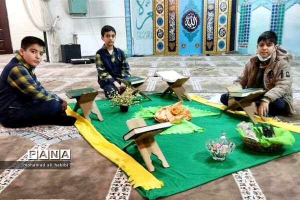 برگزاری مسابقات قرآن در مدرسه شاهد اشرفی اصفهانی