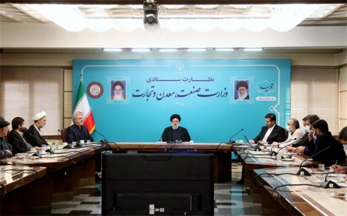 متأسفانه بخش خودرو به محلی برای فضاسازی علیه دولت تبدیل شده است