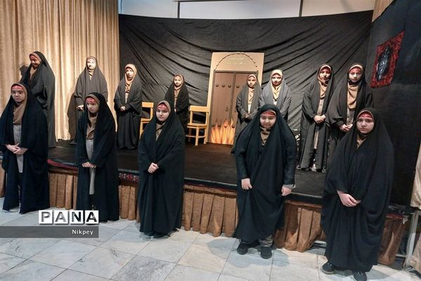 بزرگداشت شهادت حضرت فاطمه(س) در دبیرستان حجاب منطقه ۱۳