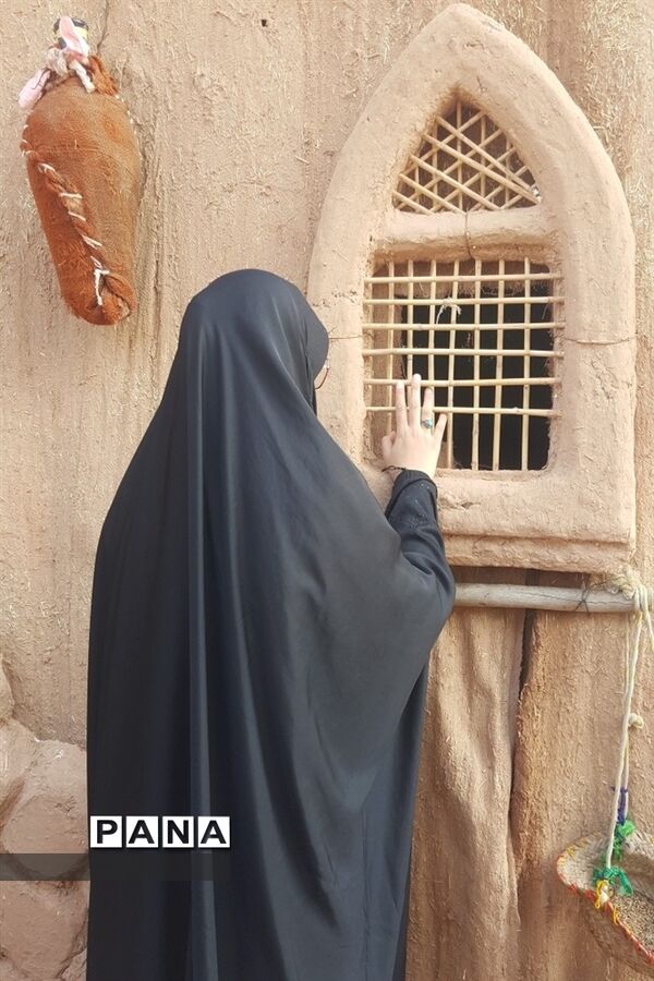 بازدید از نمایشگاه بیت الاحزان در حمیدیه