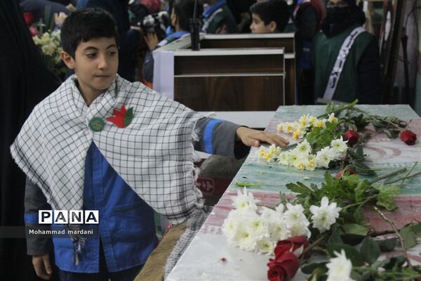 به صدا درآمدن زنگ استقبال از لاله‌های سرخ در ساری