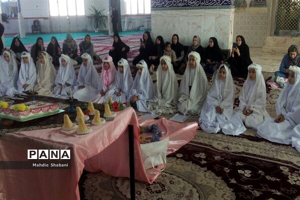 مراسم جشن تکلیف دانش‌آموزان در امامزاده سید محمد (ع) کاشمر