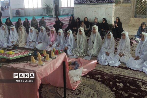 مراسم جشن تکلیف دانش‌آموزان در امامزاده سید محمد (ع) کاشمر