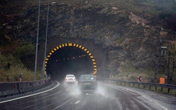 بارش باران در محورهای مواصلاتی ۶ استان کشور