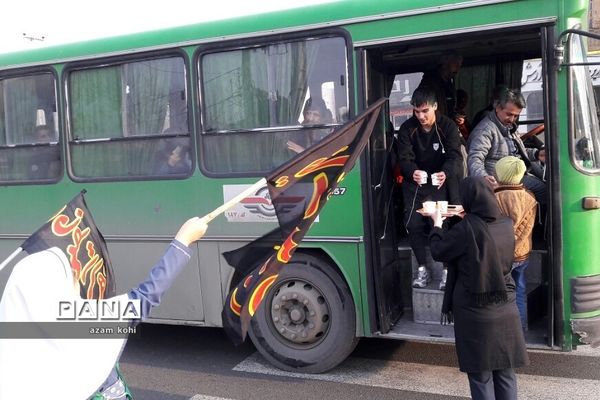 برپایی موکب عزاداری و ایستگاه صلواتی  توسط دانش‌آموزان شهرستان شهریار