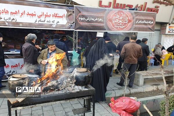برپایی موکب شهید ابراهیم هادی در مسیر تشییع پیکر شهدای گمنام در خیابان انقلاب