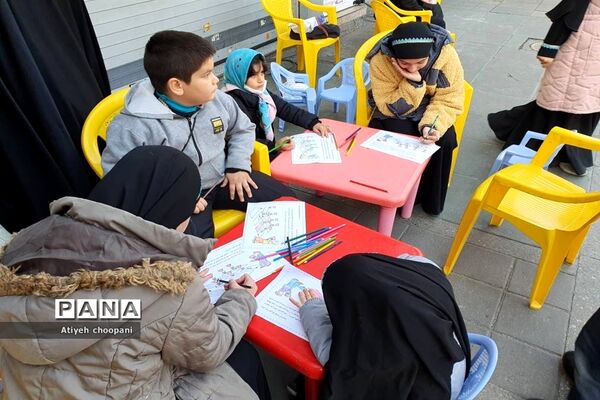 برپایی موکب شهید ابراهیم هادی در مسیر تشییع پیکر شهدای گمنام در خیابان انقلاب