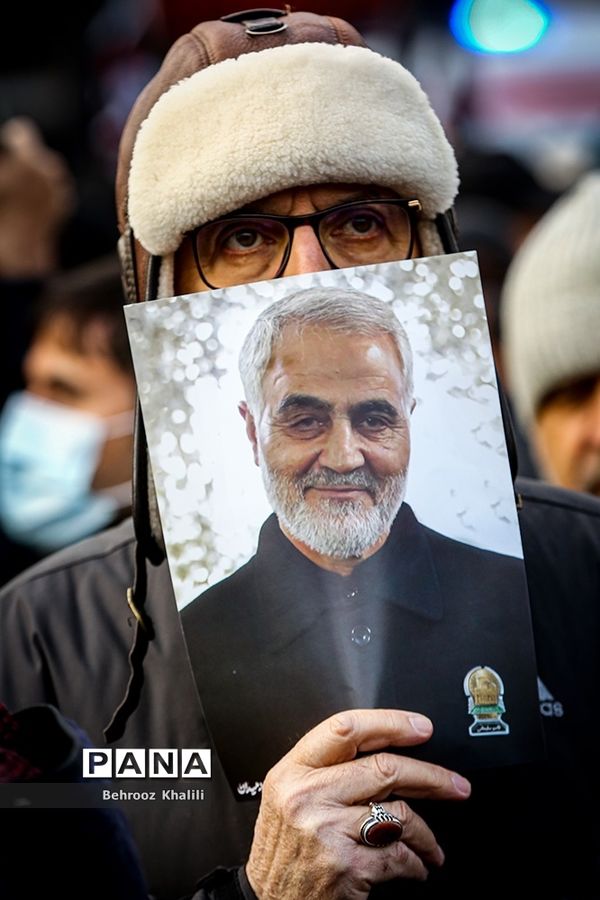 تشییع پیکر ۲۰۰ شهید گمنام دفاع مقدس در تهران