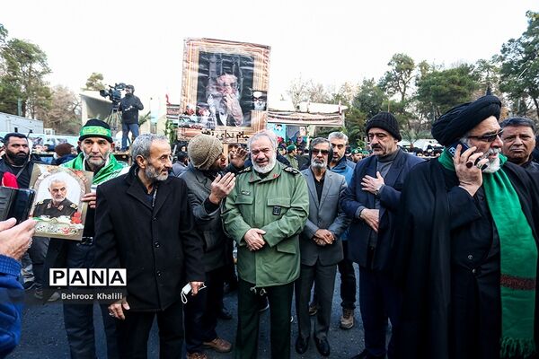 تشییع پیکر ۲۰۰ شهید گمنام دفاع مقدس در تهران