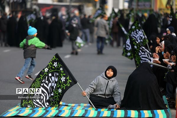 اجتماع فاطمیون در میدان هفت تیر