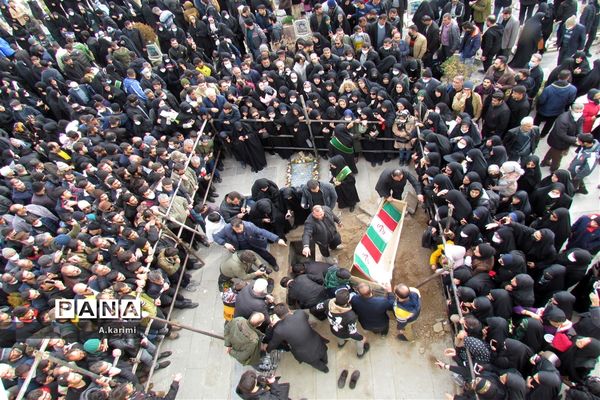 تشییع پیکر پاک شهدا گمنام در سالروز شهادت حضرت زهرا (س) در اصفهان