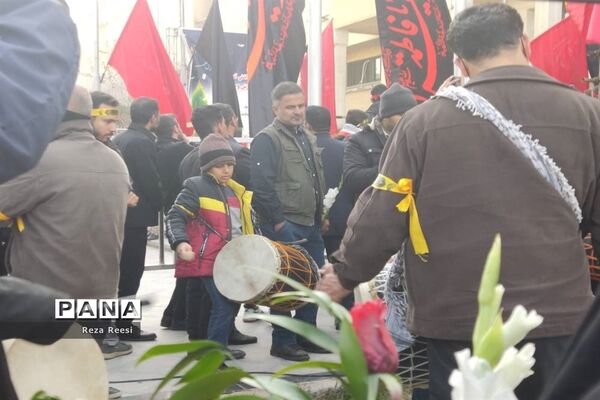 مراسم تشییع شهید گمنام دانش‌آموز در روز شهادت حضرت فاطمه (س) در فارس