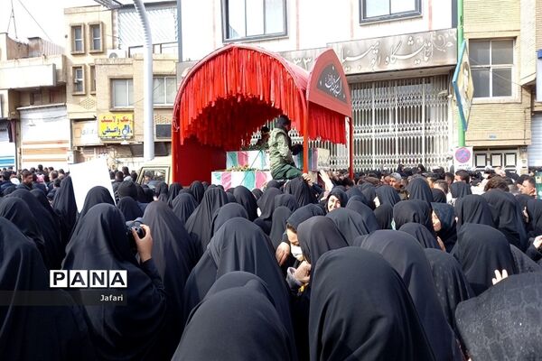 تشییع پیکر پاک شهدا گمنام در سالروز شهادت حضرت زهرا (س) در اصفهان -٢
