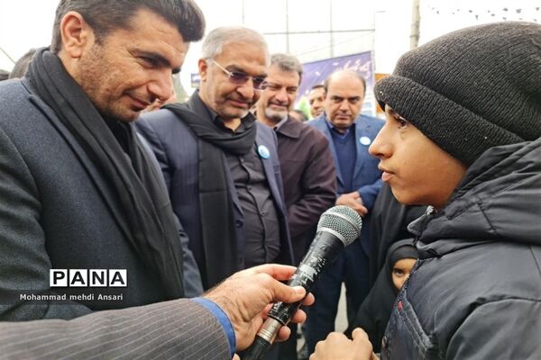 مراسم تشییع شهید گمنام دانش‌آموز همزمان با روز شهادت حضرت فاطمه زهرا (س) در شیراز